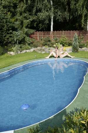 Дизайн двора с бассейном (67 фото)